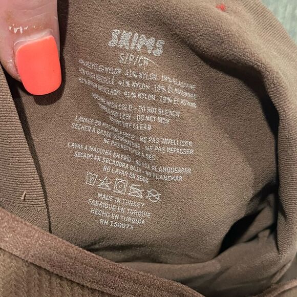 NWOT Skims Seamless Sculpt Thong Bodysuit Scoop Neck Shapewear Jasper Size S - Picture 3 of 4